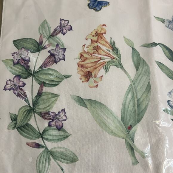 LENOX BUTTERFLY MULTI MEADOW COLLECTION OF PLACEMAT NWT 13inX19in - Picture 4 of 7